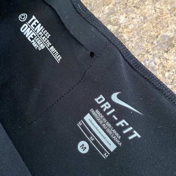 Nike Dri Fit Black Active Capri Crop Leggings Tights Medium - Picture 3 of 13